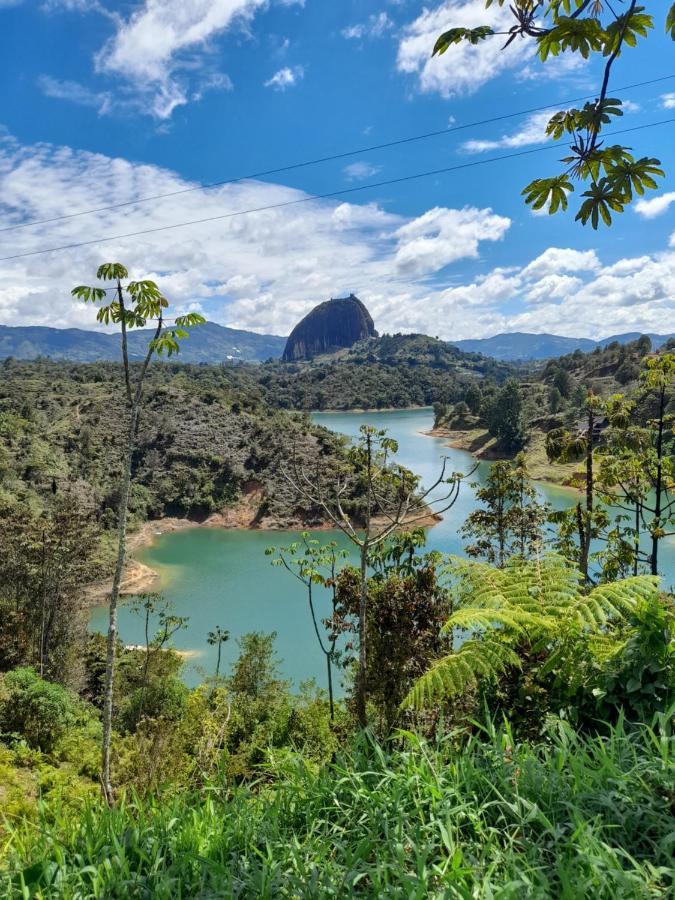 El Paraiso Paisa 5 Minutos Del Malecon Parqueadero Privado A Guatape Exterior photo